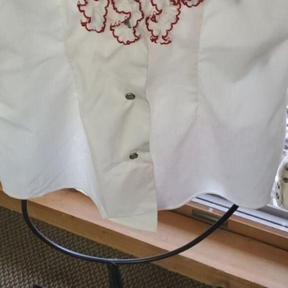 Lady DJ Vintage Soft Ivory with Ruffled Red Front Long Snap Sleeve Sz 32 Blouse - Picture 6 of 12